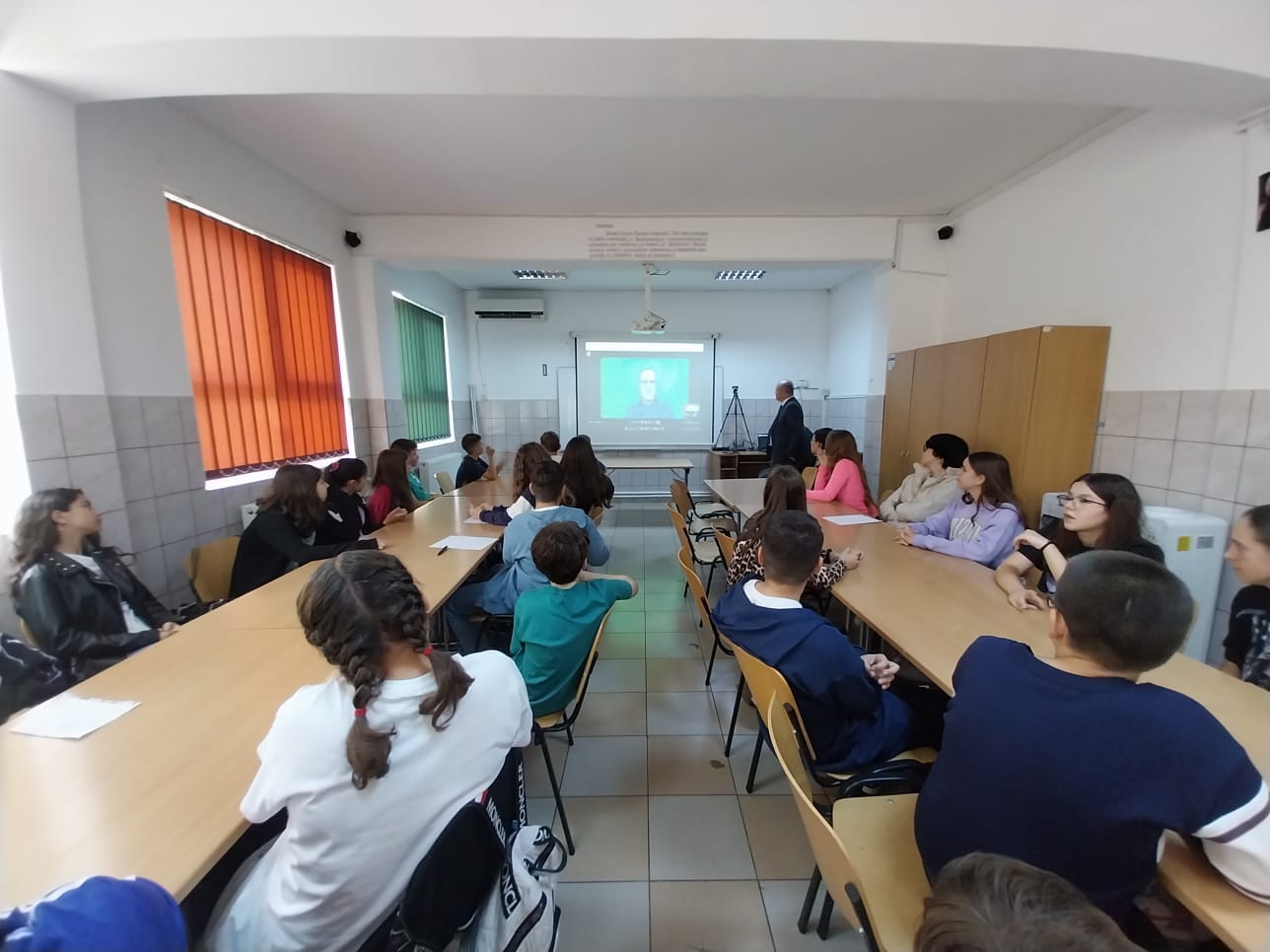 Intalnire cu fizicianul Cristian Presura