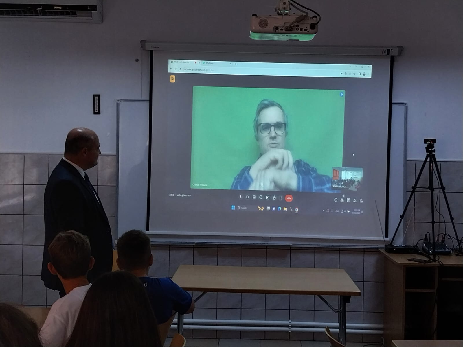 Intalnire cu fizicianul Cristian Presura